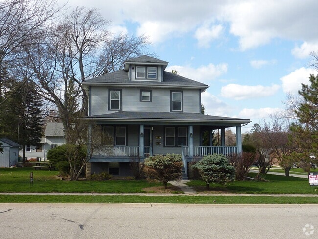 Building Photo - 118 Harding Ave