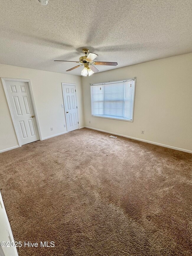 Building Photo - 3939 Sterling Pointe Dr