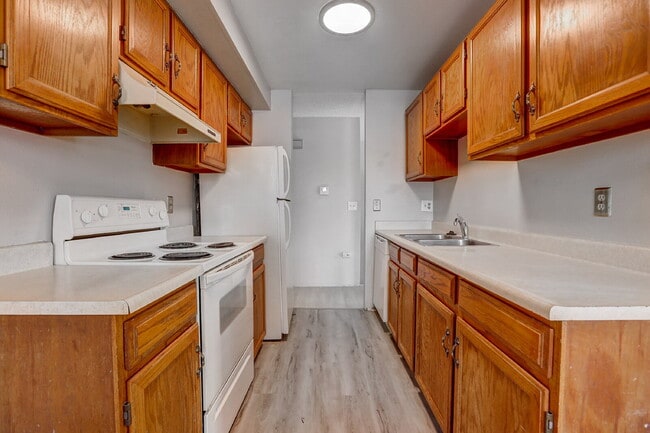 Building Photo - $1,940.95, 2-bed, 2-bath located in Denver