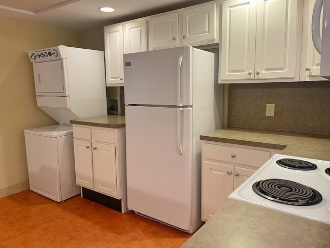 Building Photo - Historic Downtown | 4BR/4BA | Near Flagler College