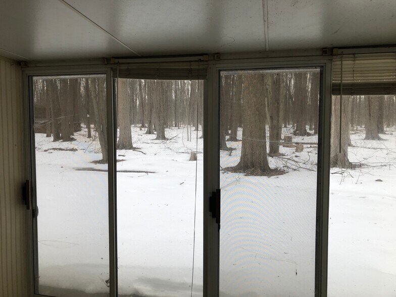 Glassed Patio - 36287 Behm Dr