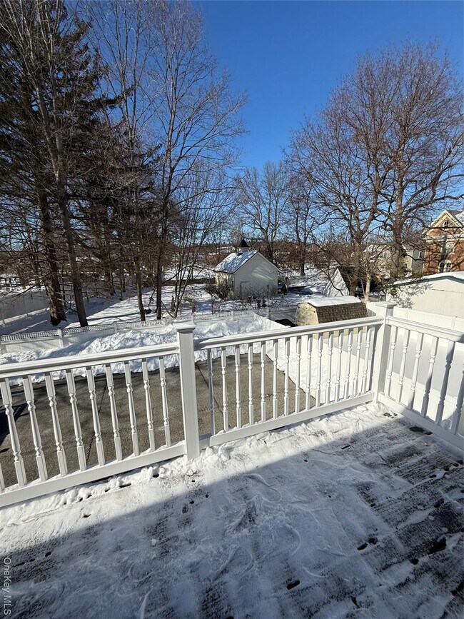 Building Photo - 24 St James Pl