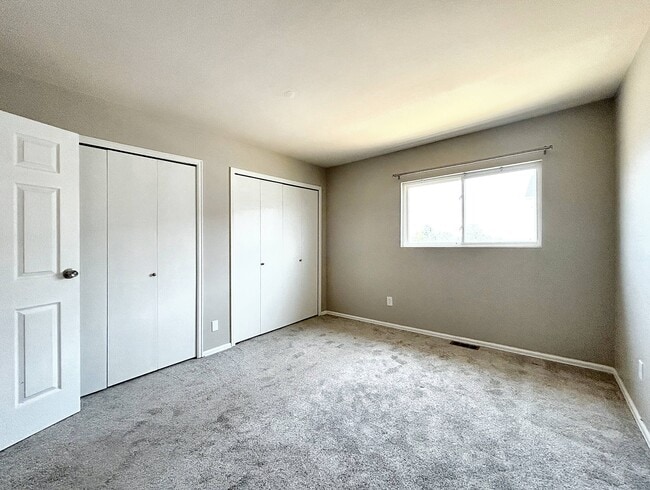Building Photo - 5314 Solar Ridge Dr
