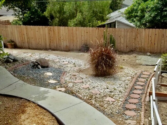 Building Photo - 4 Bedroom 3 bath Home In Rolando Village