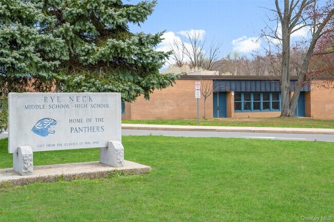 Building Photo - 319 Wagner Ave