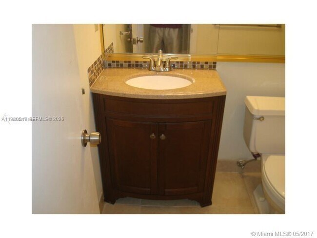 Building Photo - 14211 N Kendall Dr