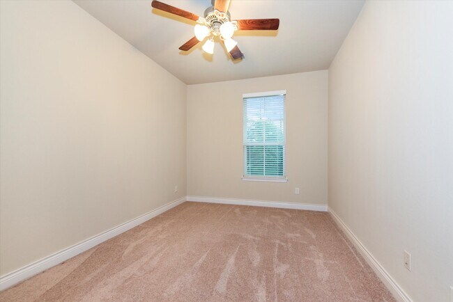 Building Photo - 51 Daffodil Meadow Pl