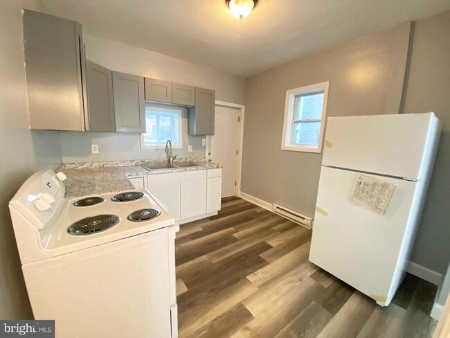 Building Photo - 3050 Hartville St