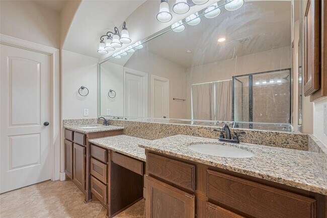 Building Photo - 27906 Colonial Point Dr
