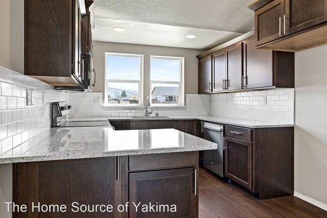 Building Photo - 3 br, 2 bath House - 6107 Whatcom Ave