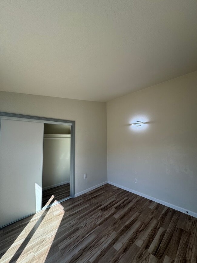 Building Photo - 103 Pueblo Way
