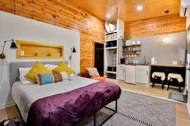 Building Photo - 55 Lynn St