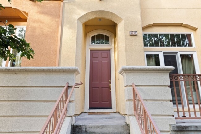 Building Photo - PEACEFUL & CONVENIENT TOWNHOME INCLUDES TW...