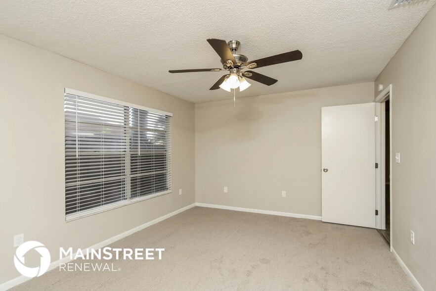 Building Photo - 865 Pine Wood Ave