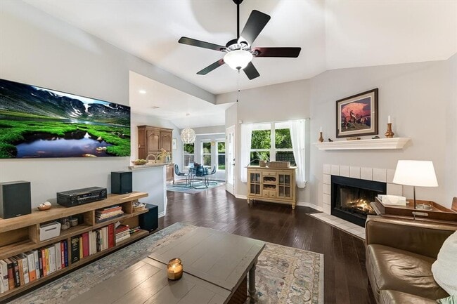 Building Photo - 802 Lantana Dr