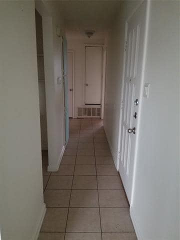 Building Photo - 7216 NE Loop 820