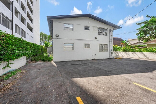 Building Photo - 43 Glen Royal Pkwy