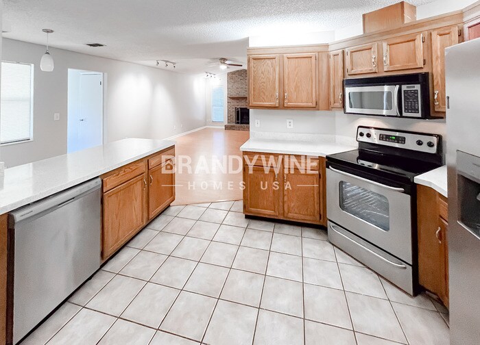 Building Photo - 14280 Falconhead Dr