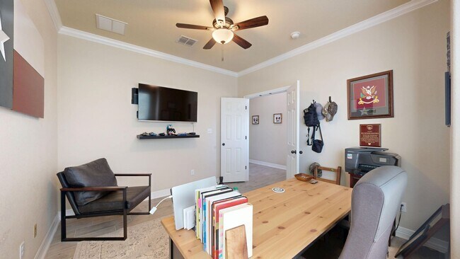 Building Photo - Spacious 4-bedroom, 2.5 bath, 3 car garage...