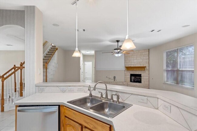 Building Photo - 207 Colby Ln