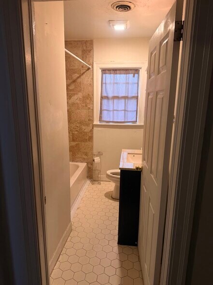 Building Photo - 111 Westridge Dr
