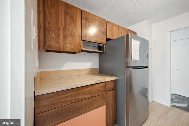 Building Photo - 2500 N Van Dorn St