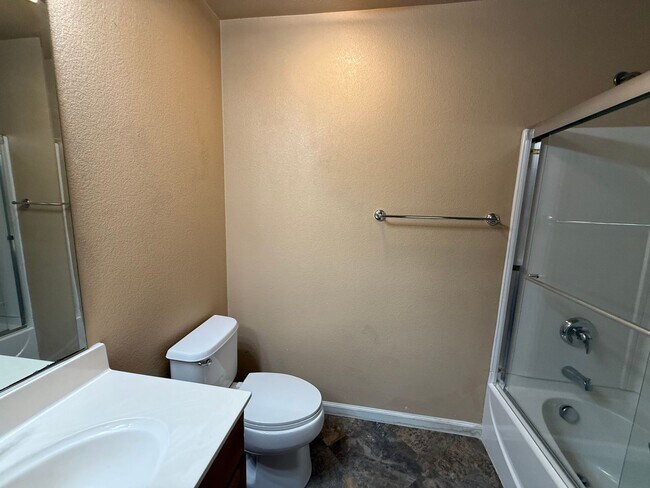 Building Photo - 3509 Silverwood Rd