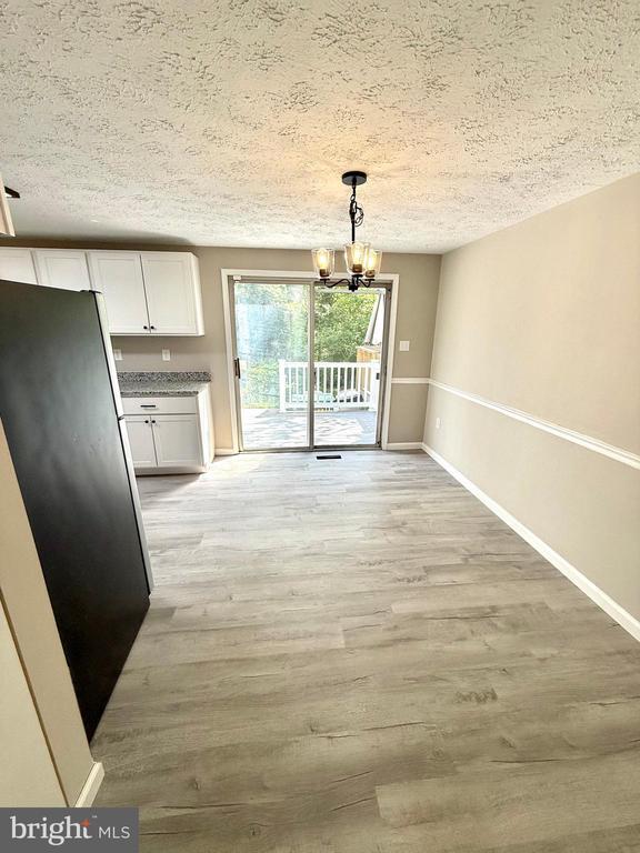 Building Photo - 4850 Magpie Ln