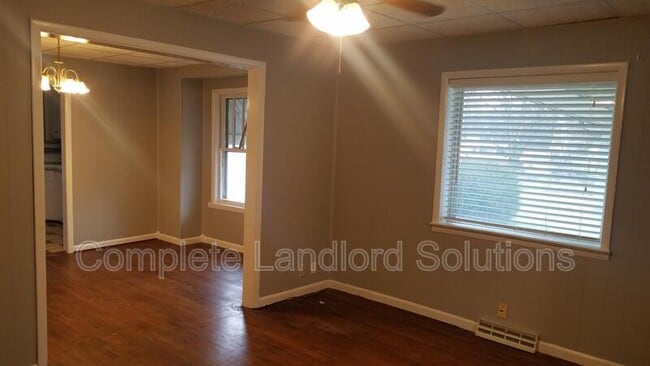 Building Photo - 2103 N 28th St