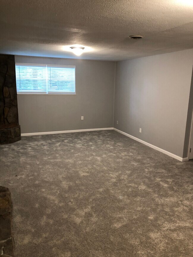 Building Photo - 11130 Concord Woods Dr