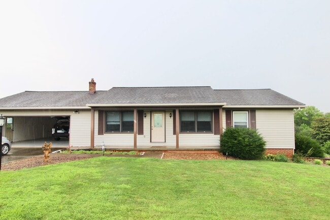 Primary Photo - For Rent: Spacious Ranch-Style Home with S...
