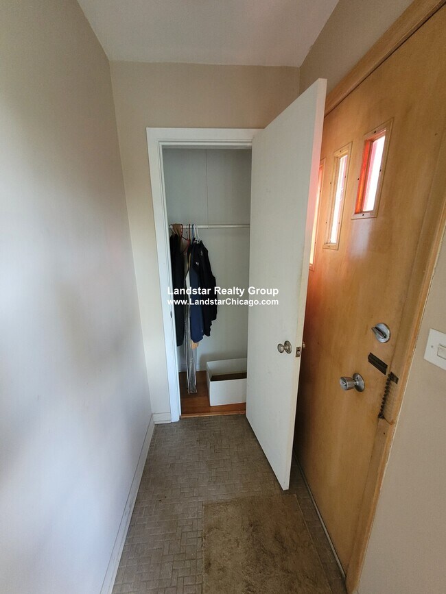 Building Photo - 4628 Plainfield