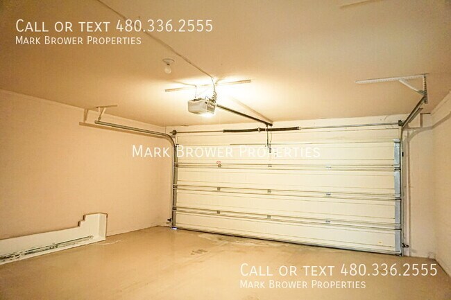 Building Photo - 8726 E Sells Dr