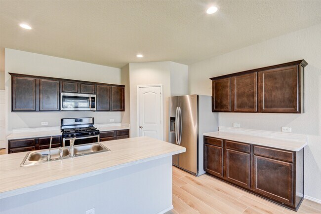 Building Photo - 15348 Timber Preserve Ln
