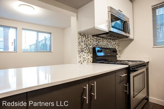 Building Photo - 2122 E Jefferson St