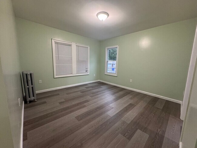 Building Photo - Kenyon Street