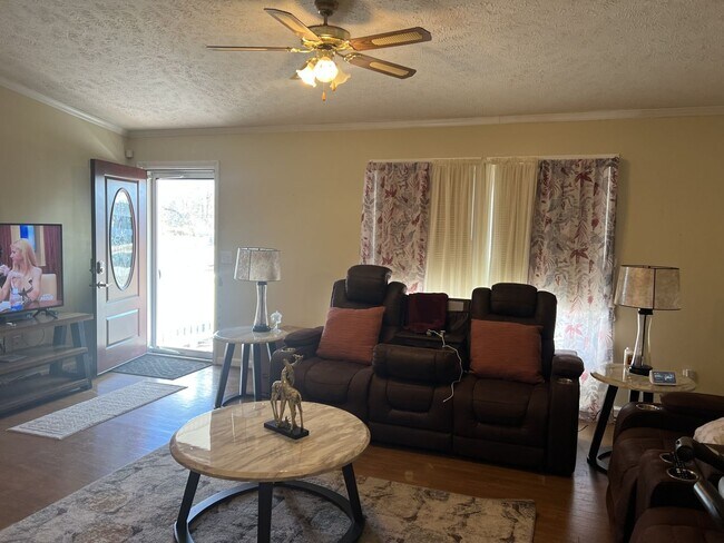Building Photo - 148 Red Cardinal Ln