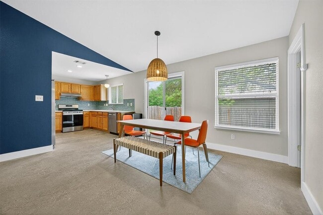 Building Photo - 1182 Waller St