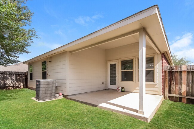 Building Photo - 11127 Overland Trail Dr