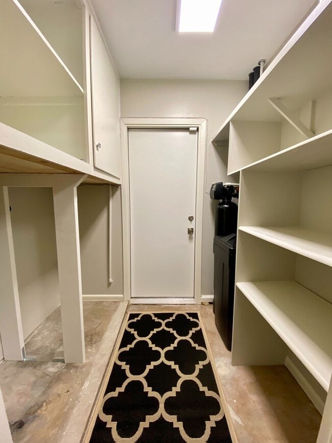 Building Photo - Colonies North Home with 3 BD | 2 BA Available JULY 2026!!