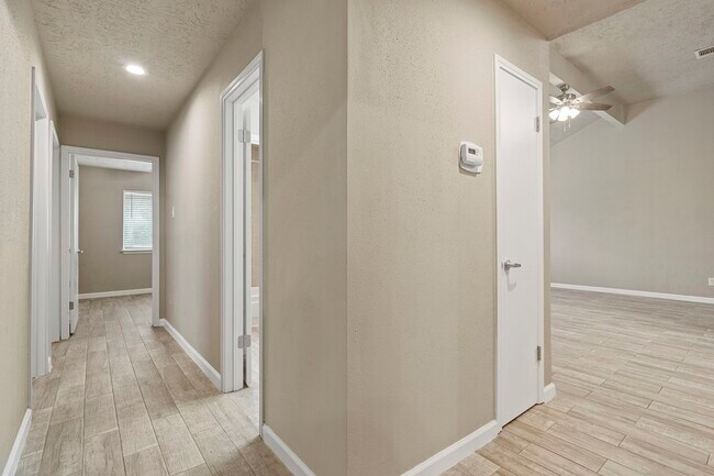 Building Photo - 2502 Planters Row