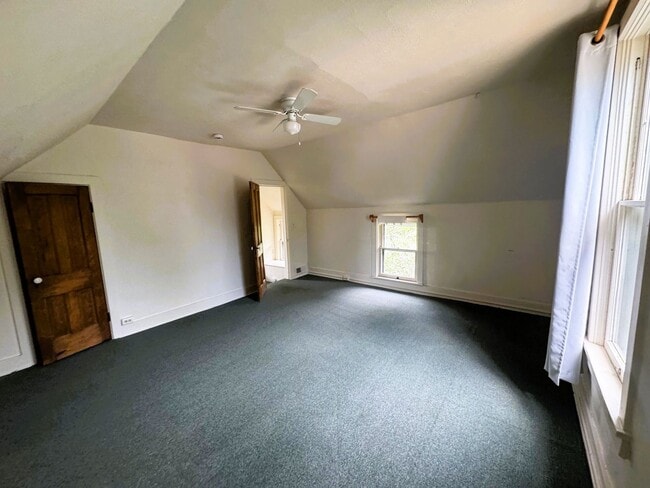 Building Photo - 403 Maxwell Ave