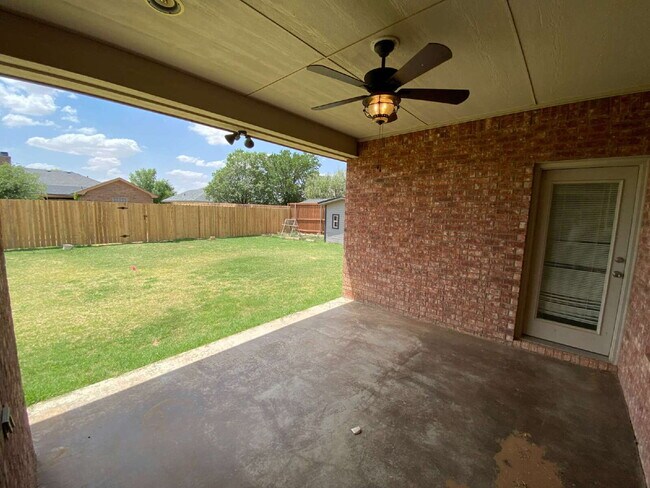 Building Photo - Spectacular 4 Bed 2 Bath in South Lubbock! Cooper School District!