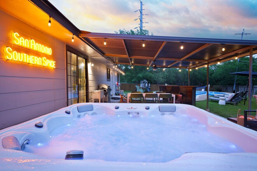 Building Photo - 3951 Starhill Dr