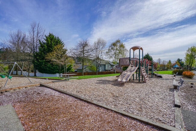Building Photo - BEAUIFUL RAMBLER IN SOUTHVIEW HEIGHTS