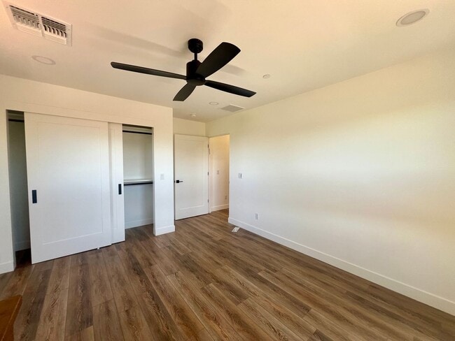 Building Photo - 485 Windsong Dr