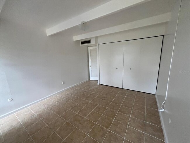 Building Photo - 1707 Club Cir