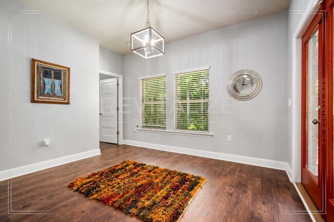 Building Photo - Luxury Living with Private Heated Pool in ...