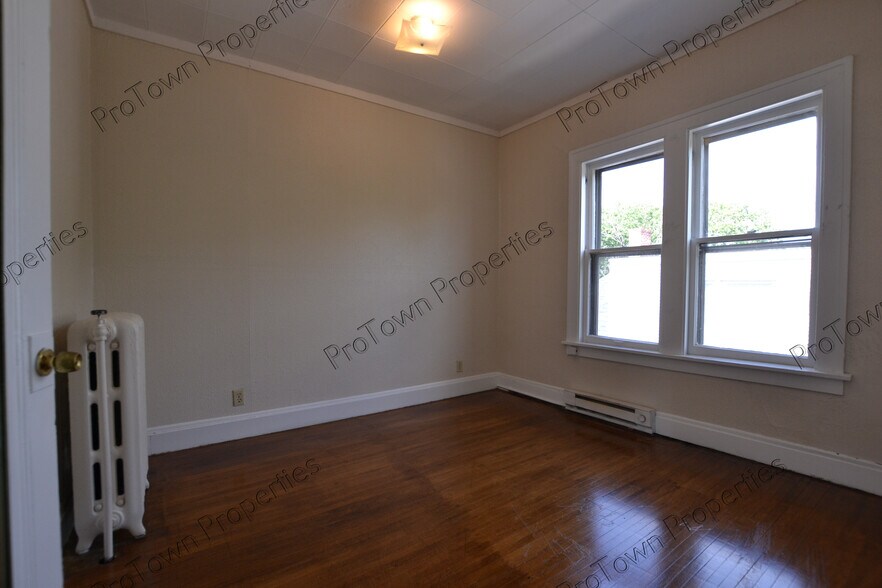 Building Photo - 511 W Jefferson St