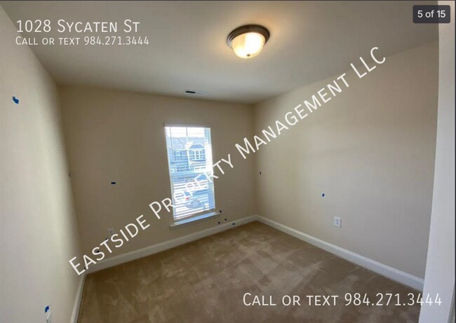 Building Photo - 1028 Sycaten St